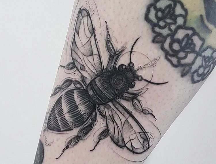 What Does a Bee Tattoo Mean?