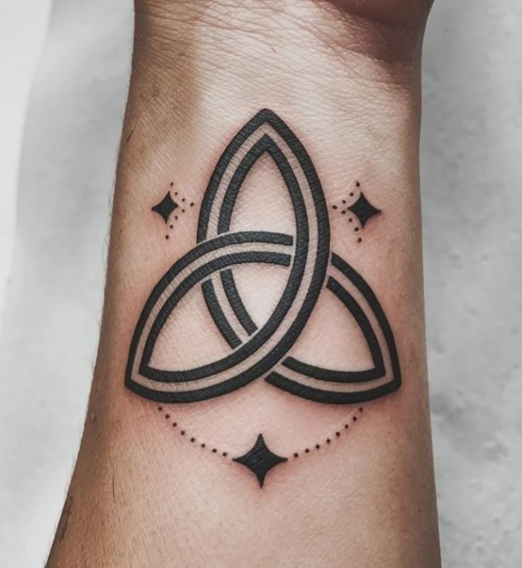 Knot Tattoo Ideas and meaning: The Endless Loop of Connection and Continuity